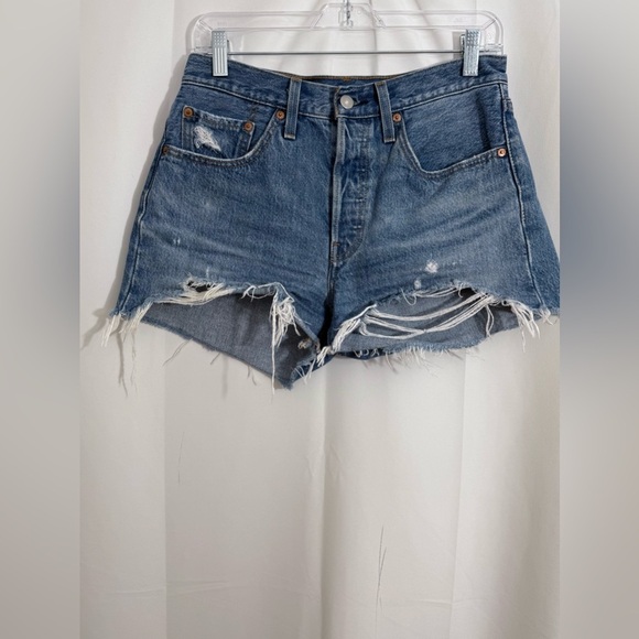 Levi’s 501® Original Cutoff High Rise Shorts With Shredded Hems And Button Fly - Picture 4 of 13